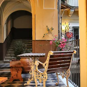 3* Couette-café Cortile Stesicoro